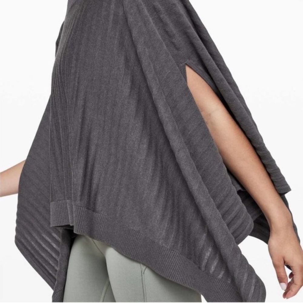 Lululemon Forward Flow Knit Poncho Heathered Moonwalk - Picture 3 of 10